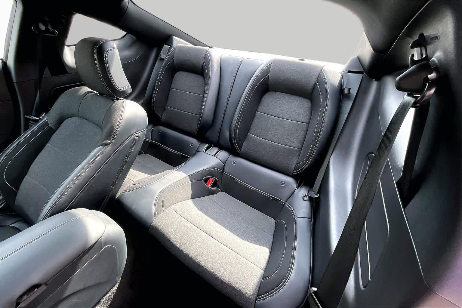 Used 2025 Oxford White Ford EcoBoost image 21
