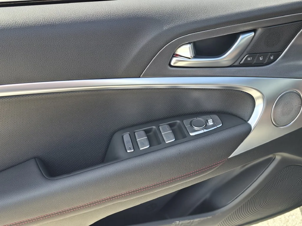 New 2027 Blue Genesis 2.5T Sport Prestige image 17