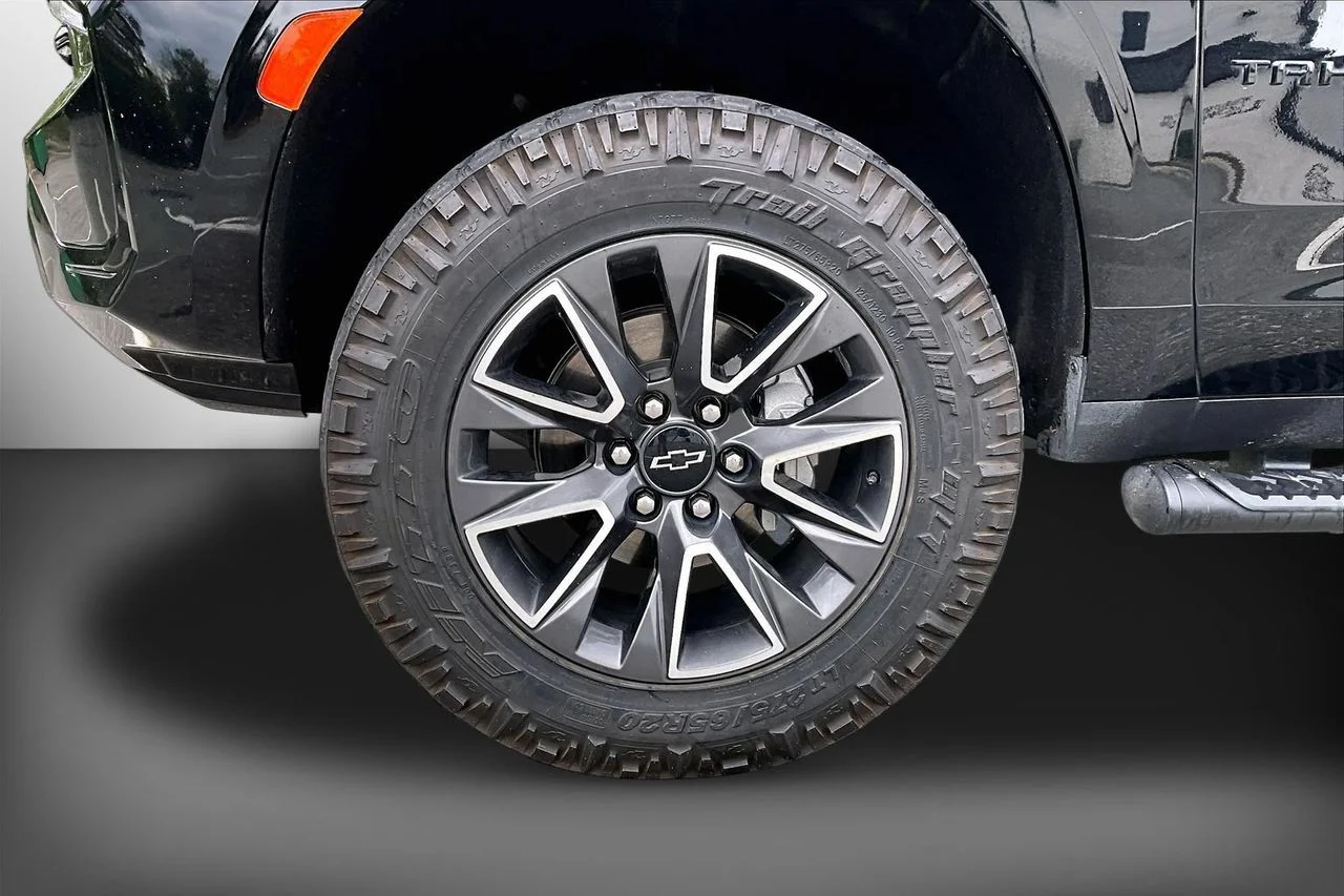 Certified Used 2023 Black Chevrolet Z71 image 33