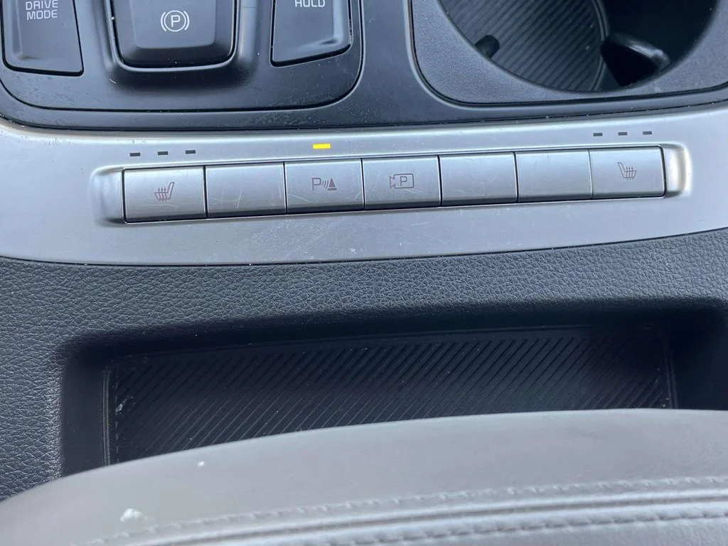 Used 2025 Gray Kia LXS image 28