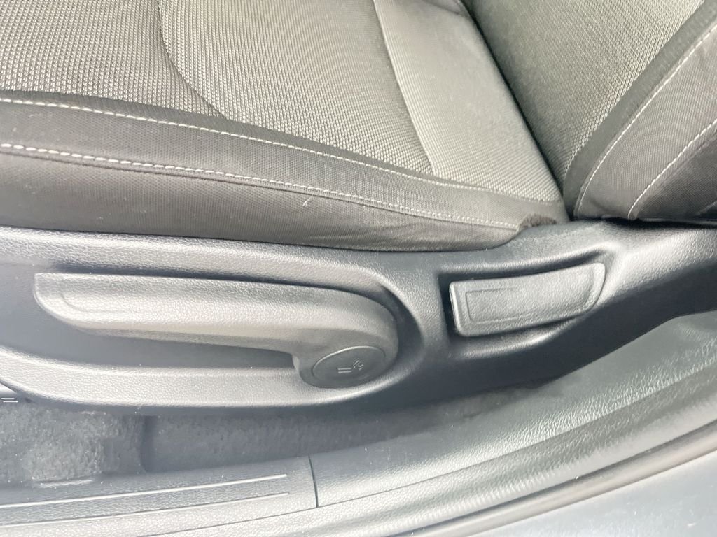 Used 2022 Gray Kia FE image 16