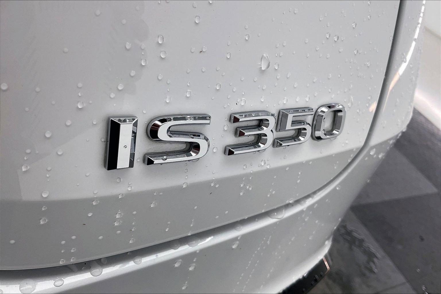 2022 Lexus IS 350 F SPORT photo 6