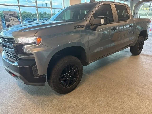 Used 2021 SATIN STEEL METALLIC Chevrolet LT Trail Boss image 3