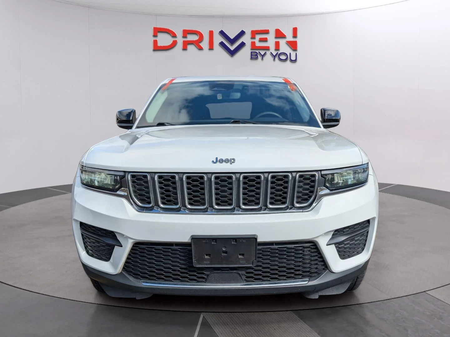 Used 2023 Bright White Clearcoat Jeep Laredo image 8