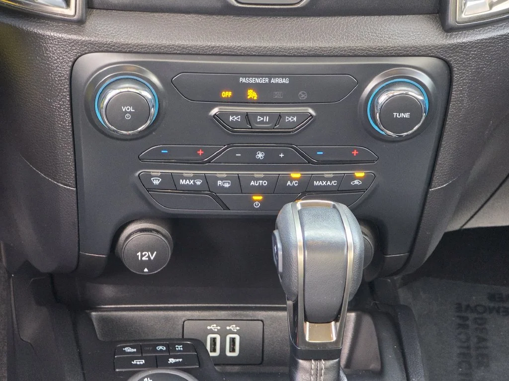 Used 2023 Green Ford XLT image 35