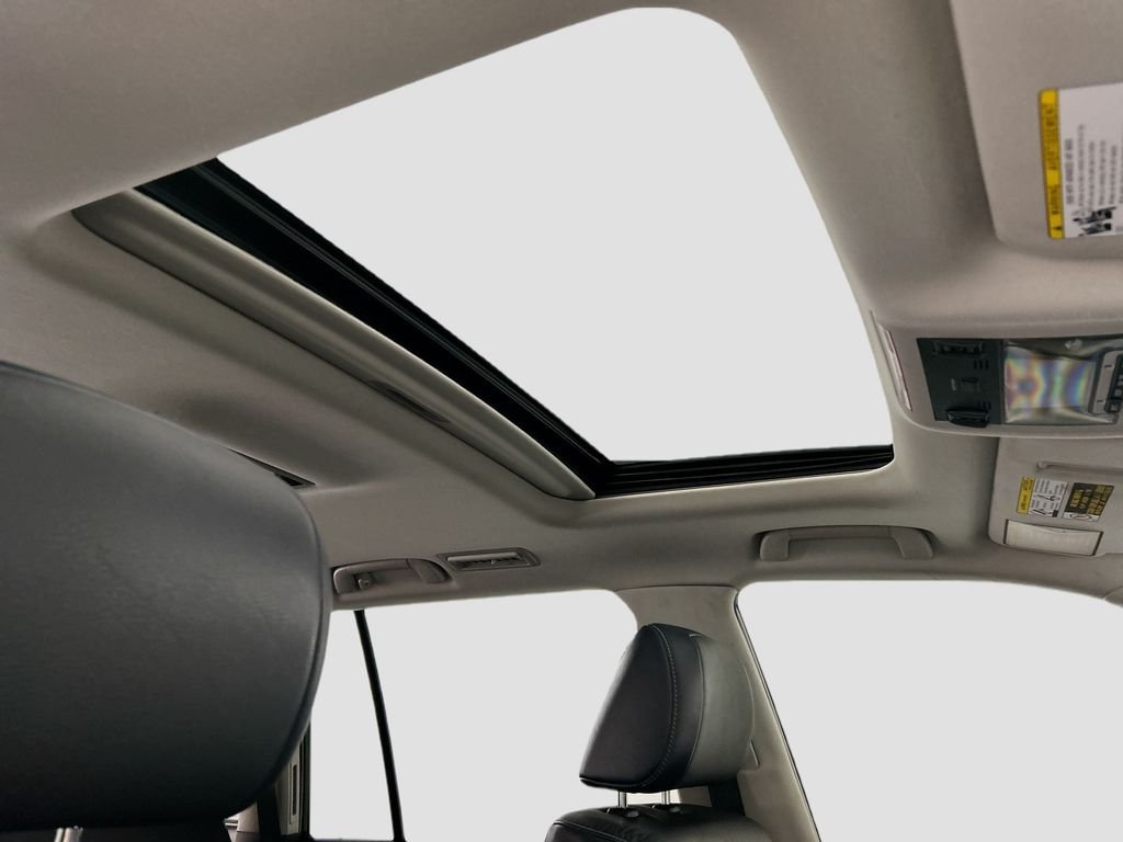 Used 2019 Midnight Black Metallic Toyota Base image 17
