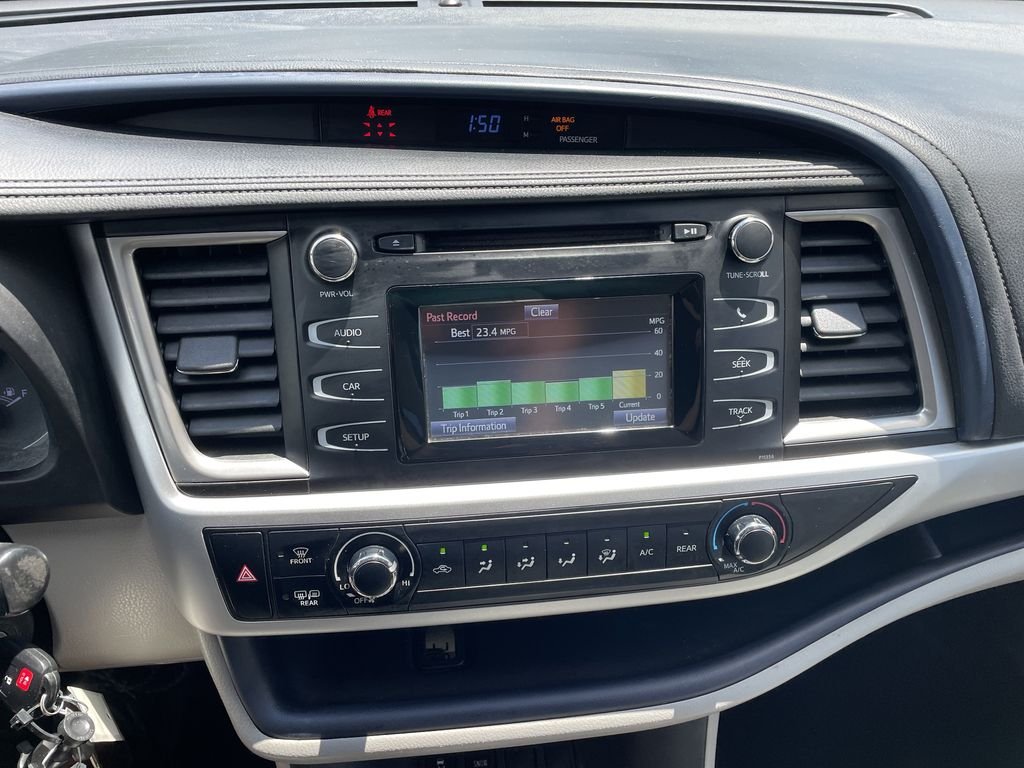 Used 2018 Gray Toyota LE image 18