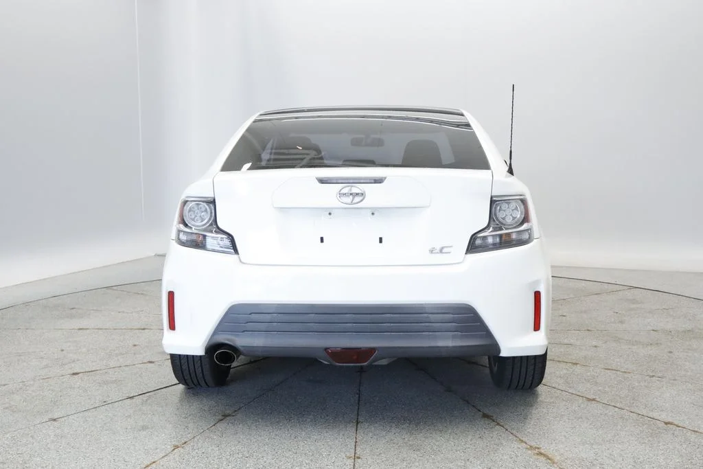 Used 2014 White Scion Base image 4