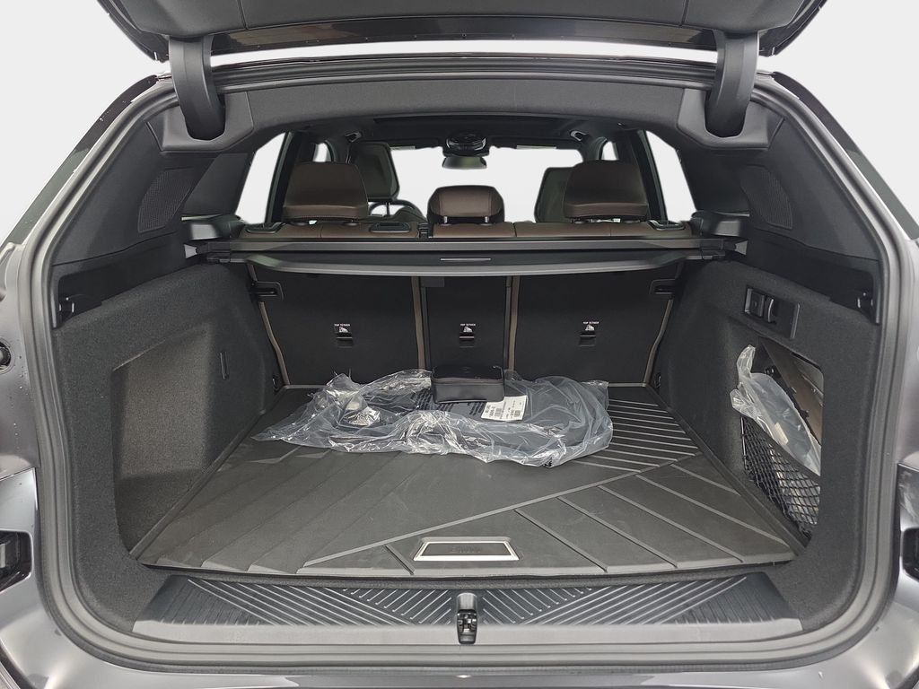 New 2026 Dark Graphite Metallic BMW 30 xDrive image 12