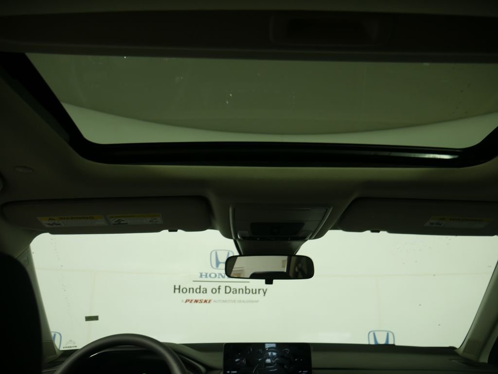 New 2026 Platinum White Pearl Honda AWD EX image 15