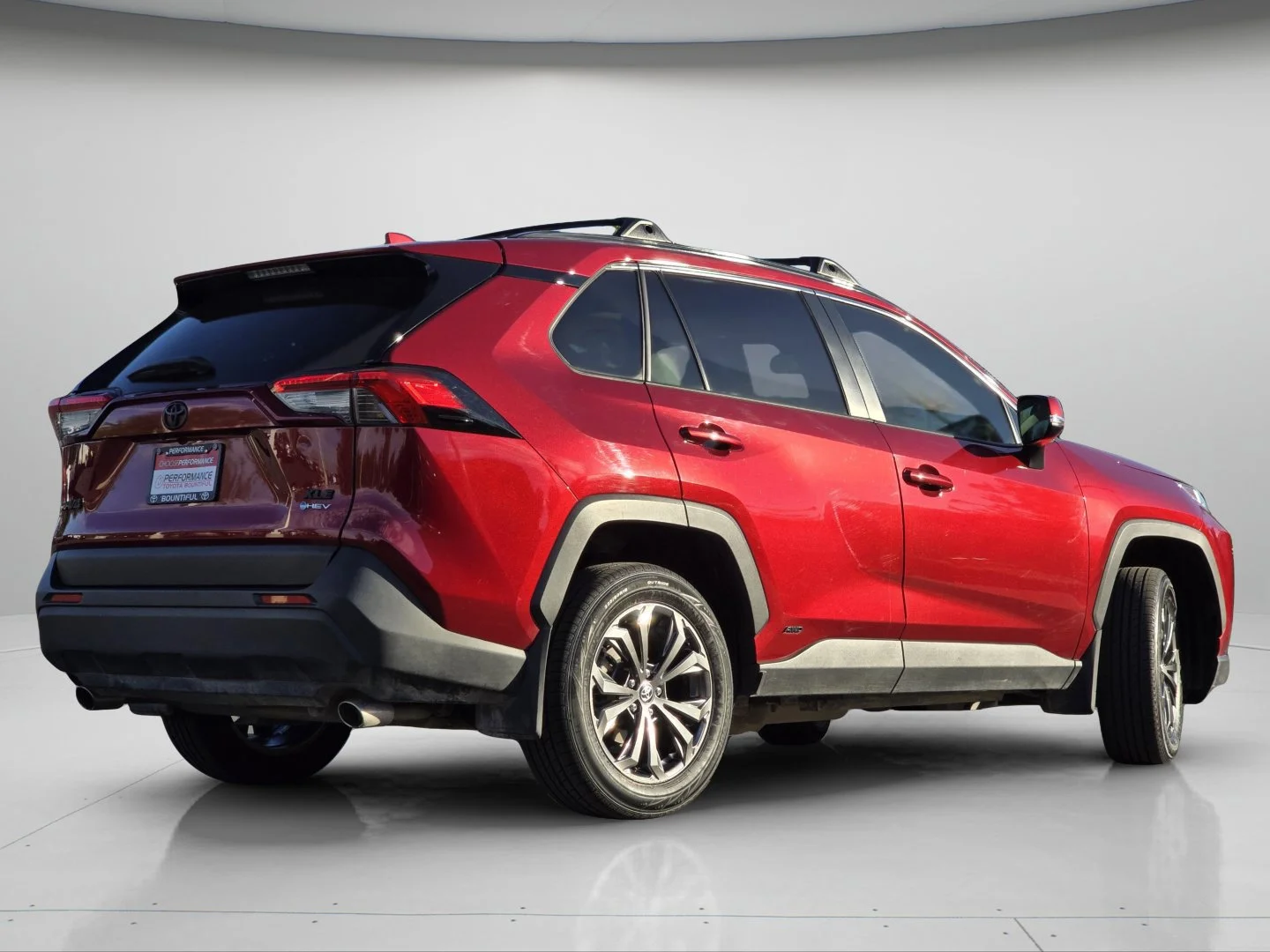 Used 2025 Ruby Flare Pearl Toyota XLE Premium image 24