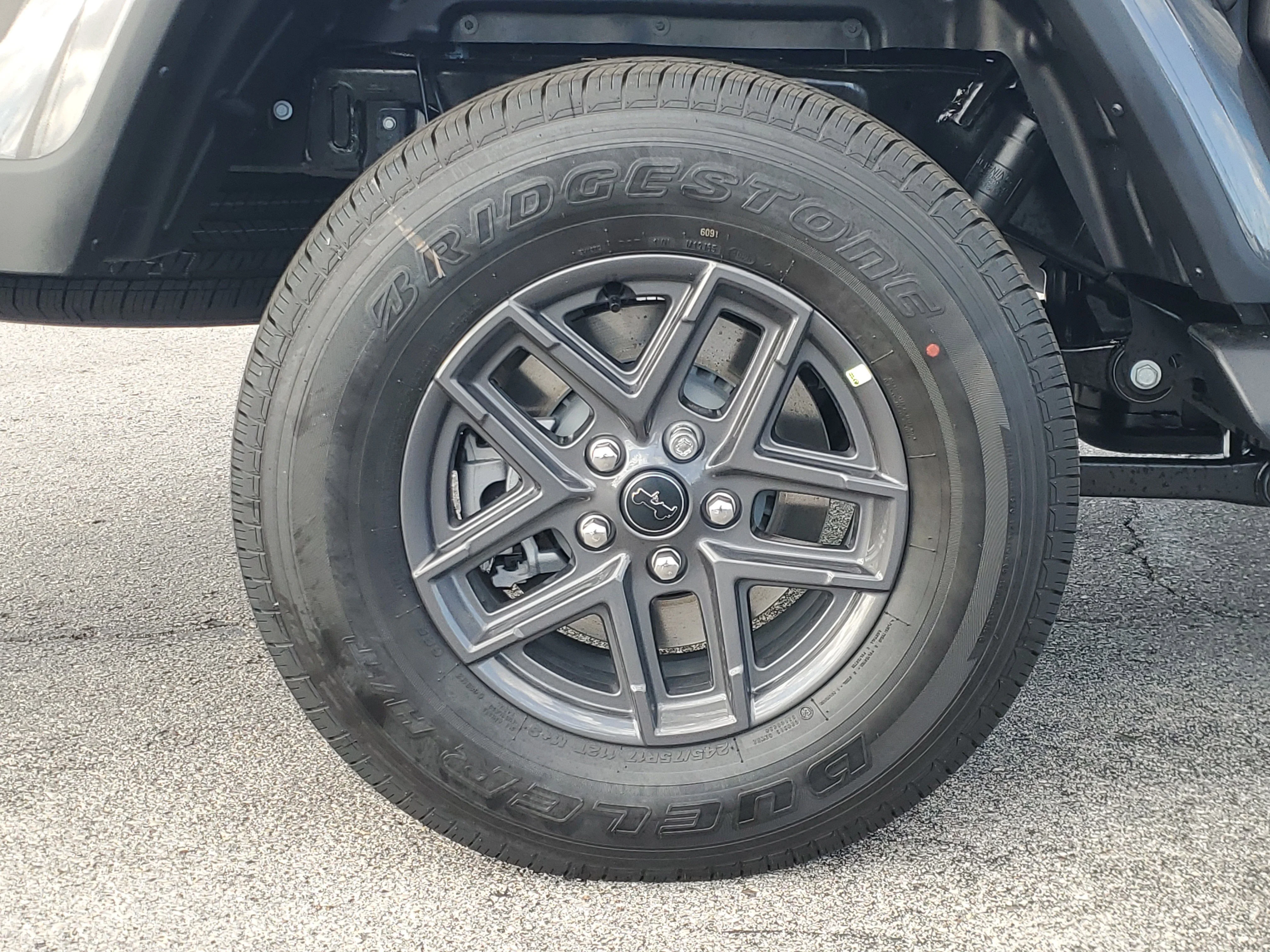 New 2026 Granite Crystal Metallic Clearcoat Jeep Sport S image 5
