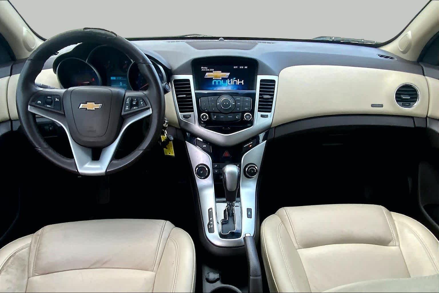Used 2016 Silver Ice Metallic Chevrolet LT image 14