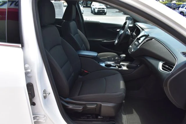 Used 2024 White Chevrolet LT image 17