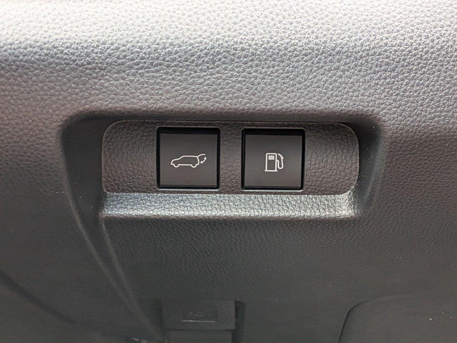 Used 2025 Oxygen White Toyota Limited image 21