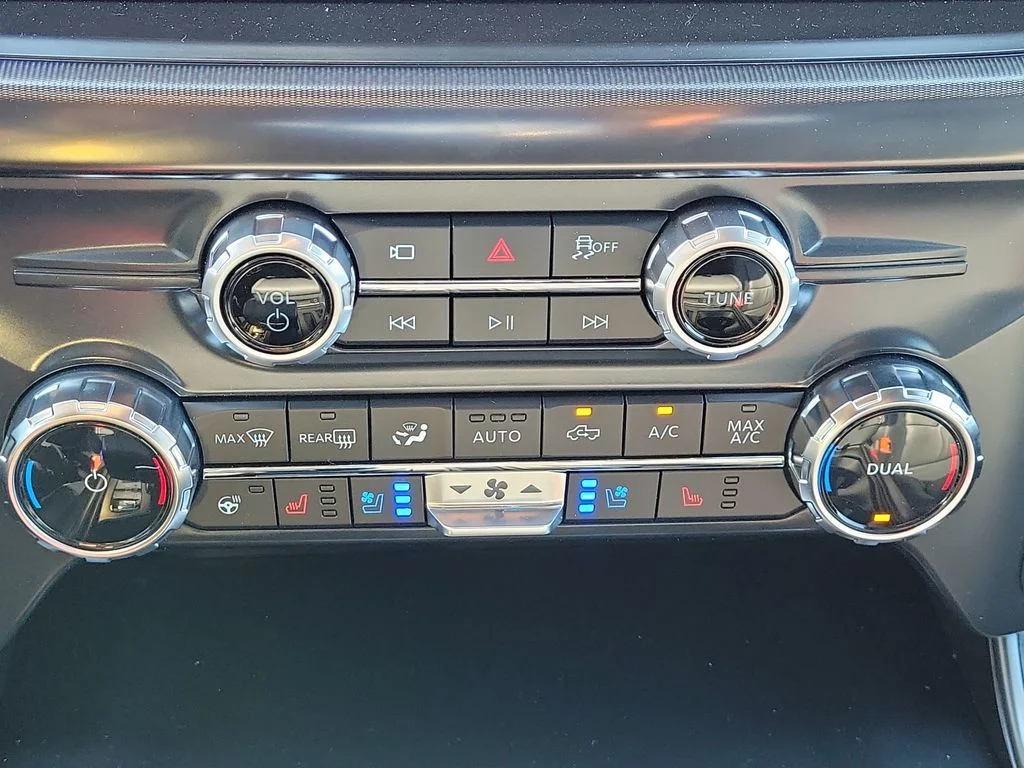 New 2026 Avalanche Ford Lariat® image 23