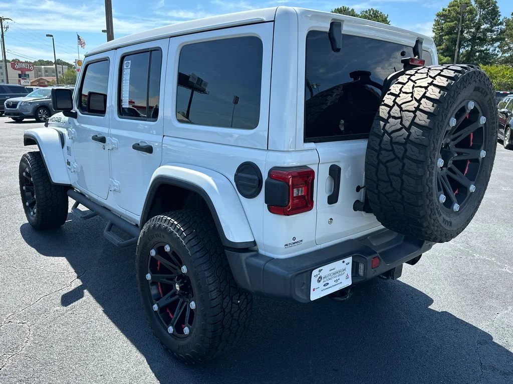 Used 2019 White Jeep Unlimited Sahara image 5