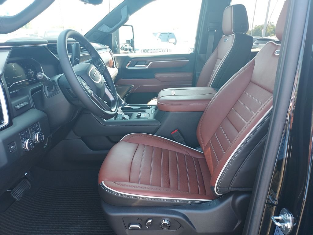 Used 2025 Black GMC Denali Ultimate image 13