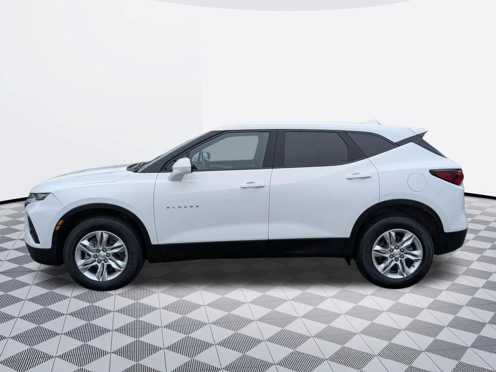 Used 2022 Summit White Chevrolet LT image 8