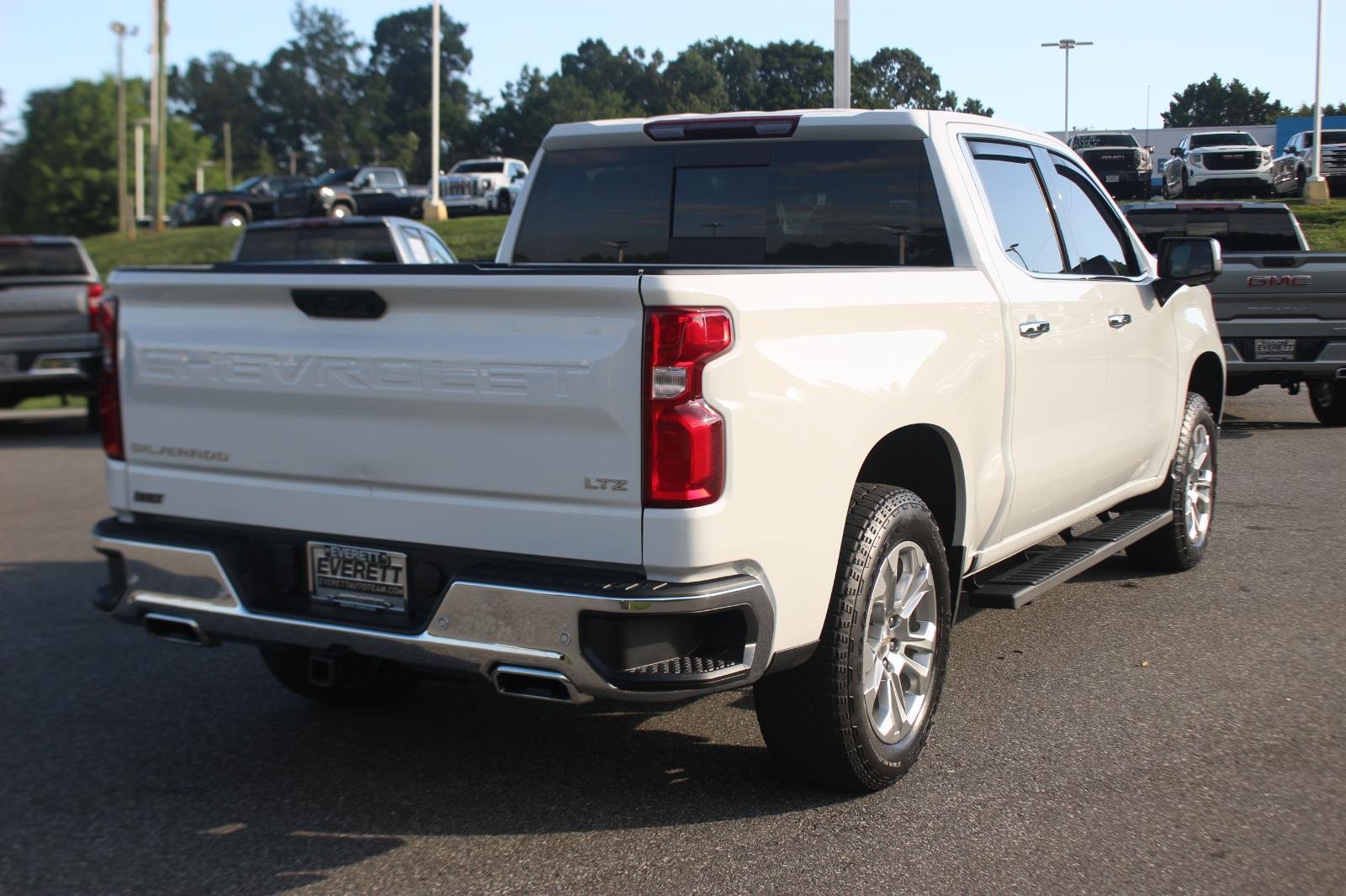 Used 2024 Summit White Chevrolet LTZ image 7
