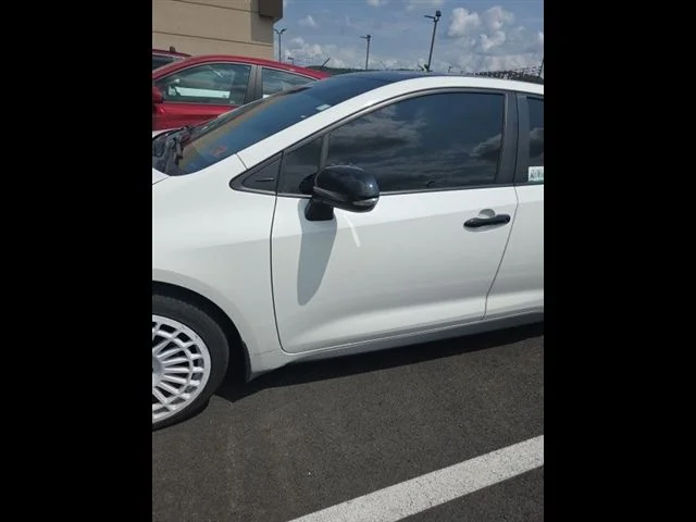 Used 2022 White Toyota SE Nightshade Edition image 15
