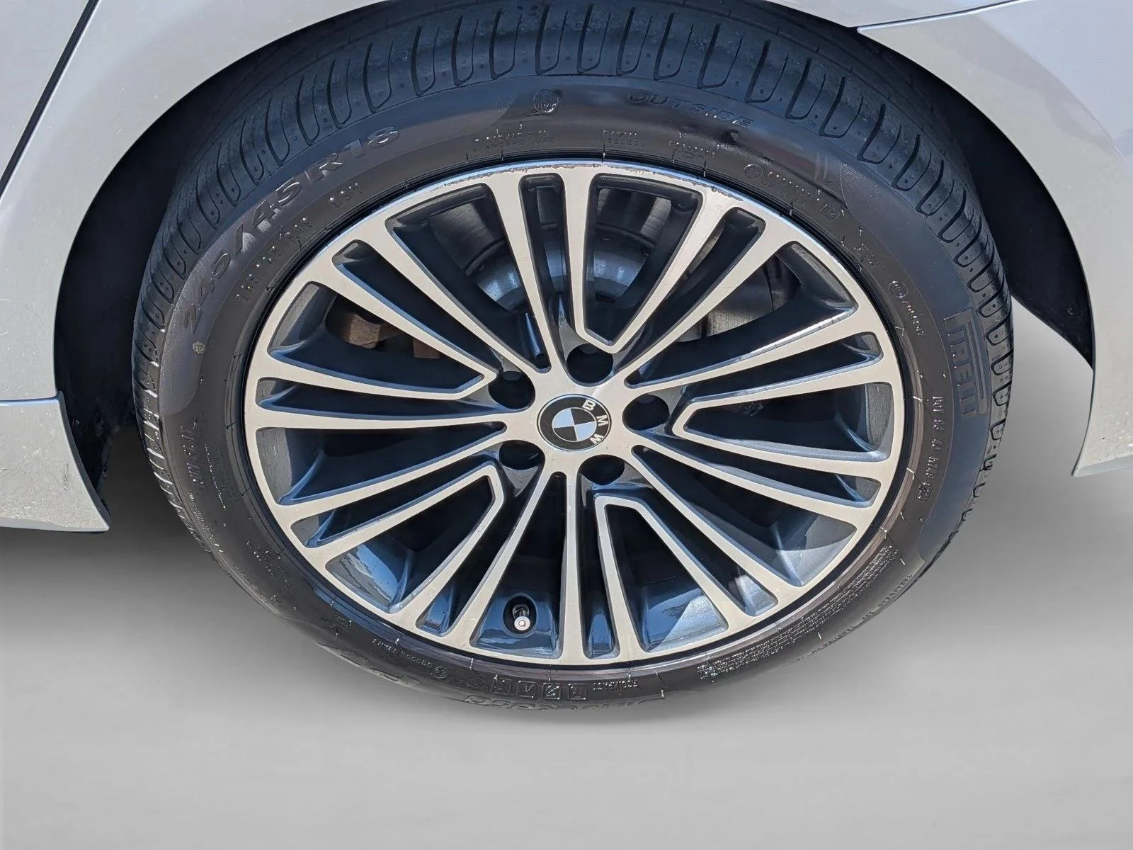 Used 2018 Glacier Silver Metallic BMW 530i image 22