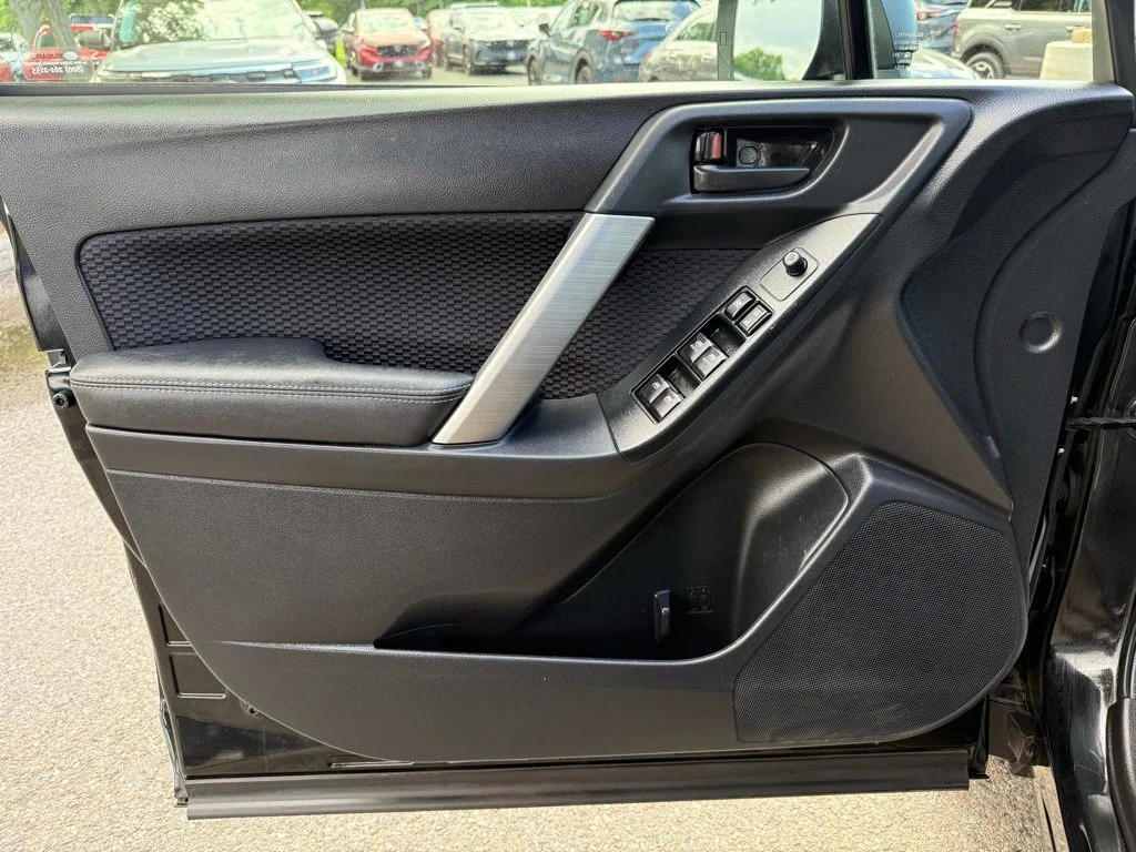 Used 2018 Black Subaru 2.5i image 22