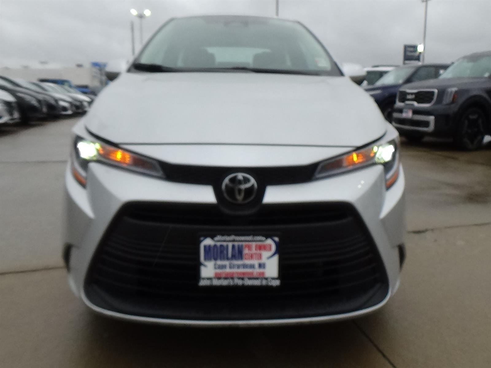 Used 2025 Classic Silver Metallic (1f7) Toyota LE image 4
