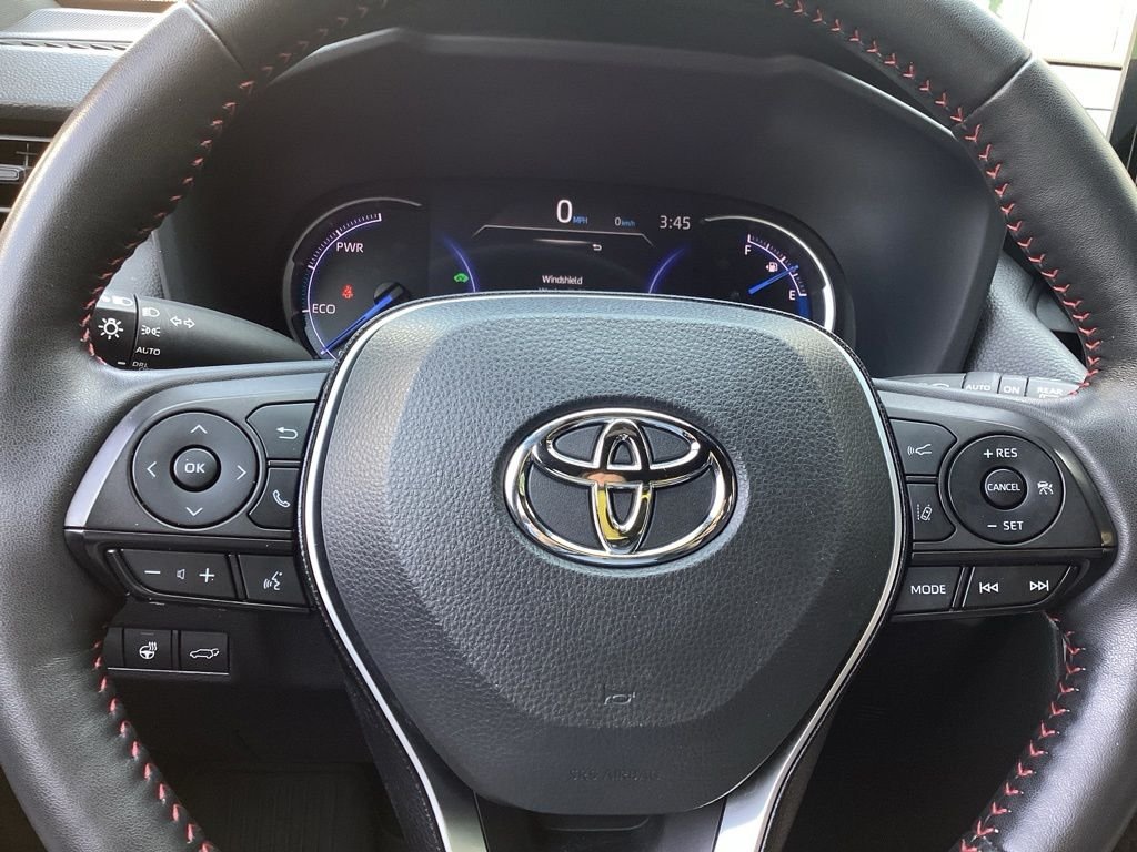 Used 2022 White Toyota SE image 22