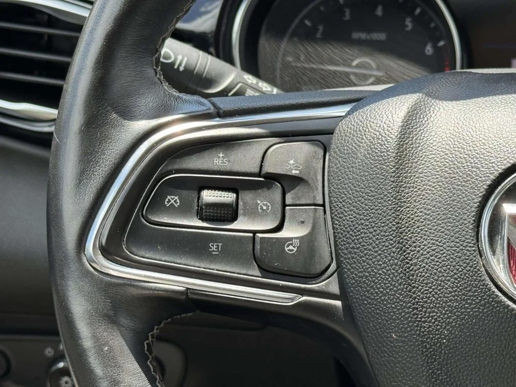 Used 2020 White Frost Buick Essence image 23