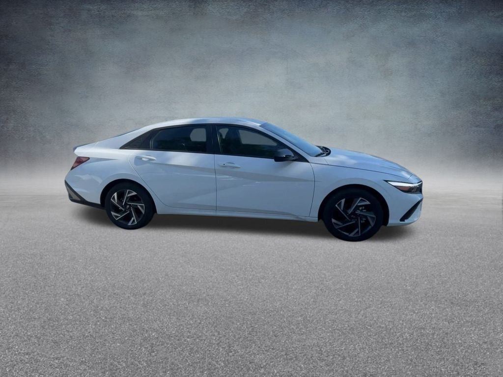 2025 Hyundai Elantra Blue - Photo 26