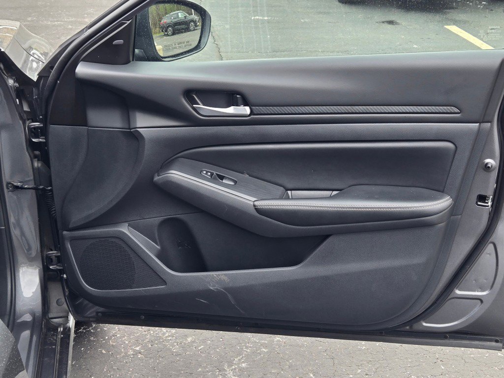 2025 Nissan Altima SV - Photo 6