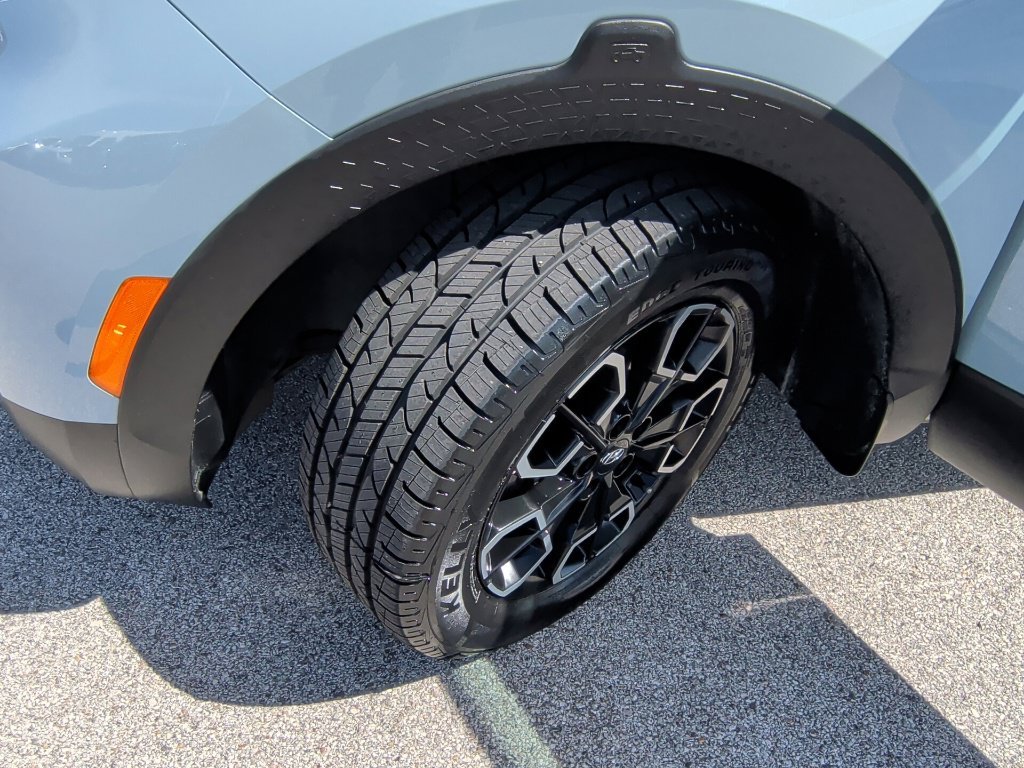 Used 2023 Blue Stone Hyundai SEL image 43