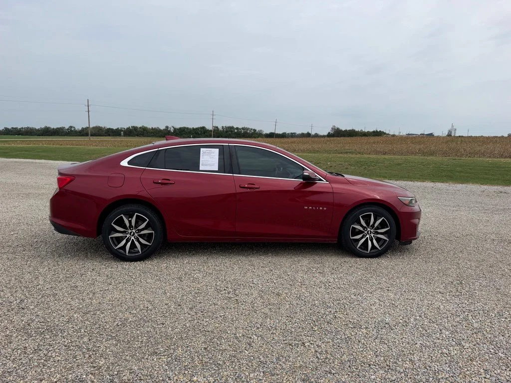 Used 2018 Red Chevrolet LT image 2