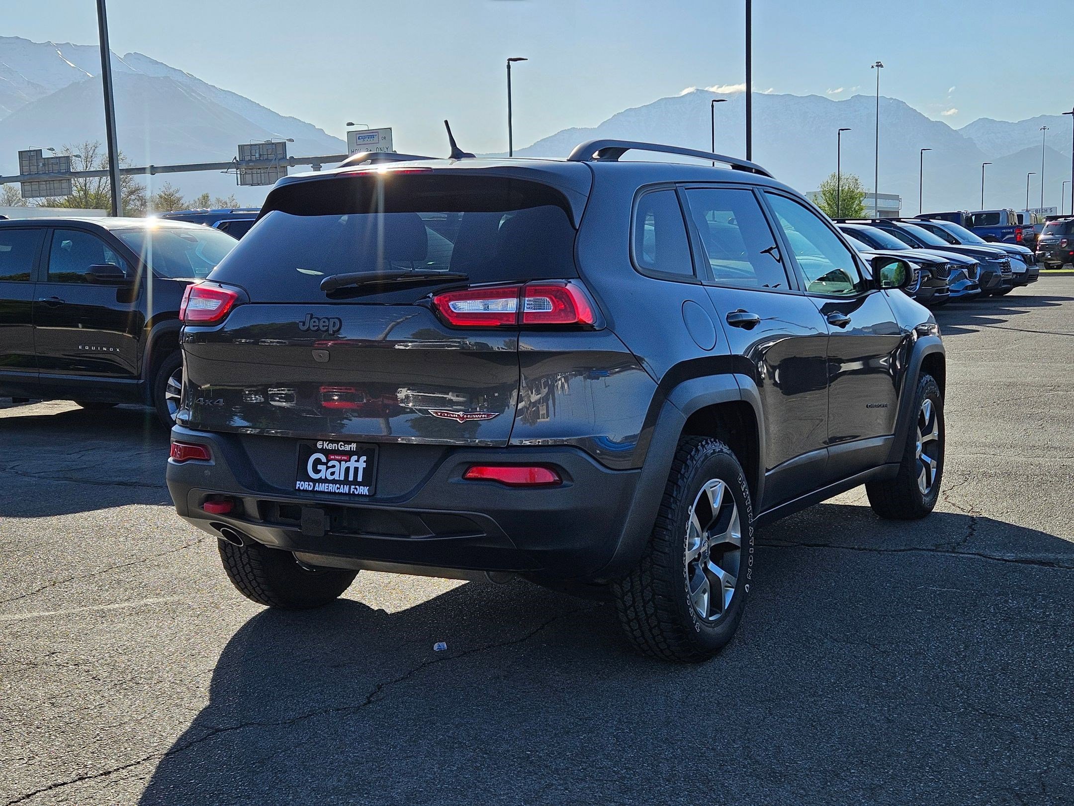 Used 2015 Granite Crystal Clearcoat Metallic Jeep Trailhawk image 3