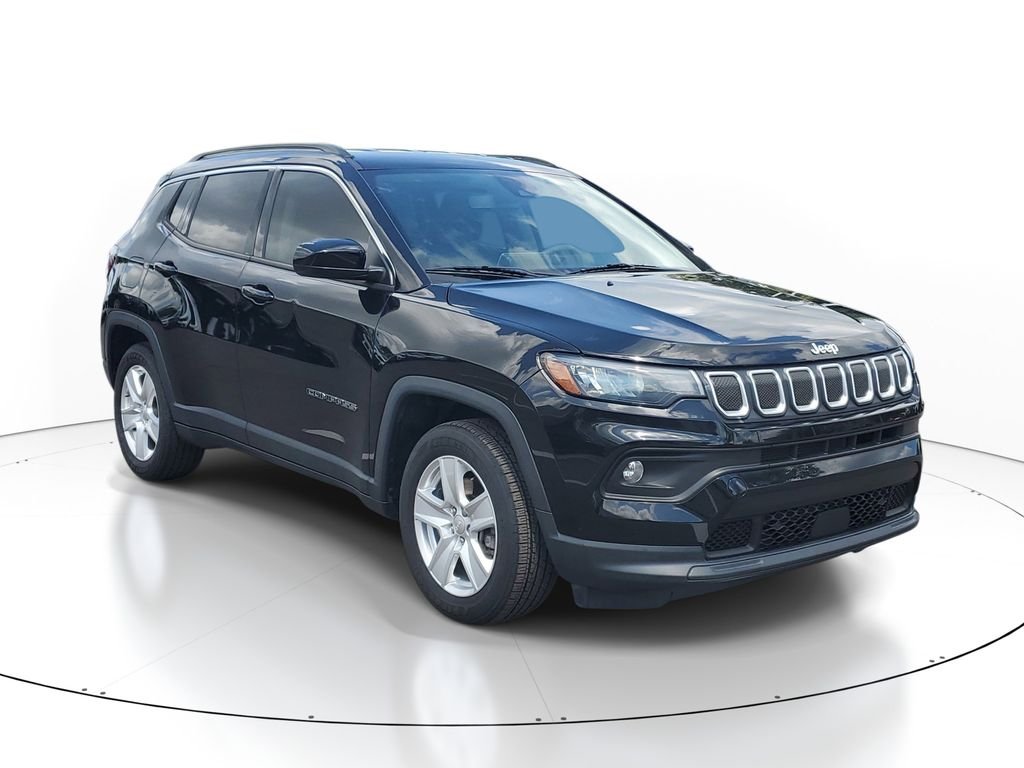 Used 2022 Black Jeep Latitude image 2