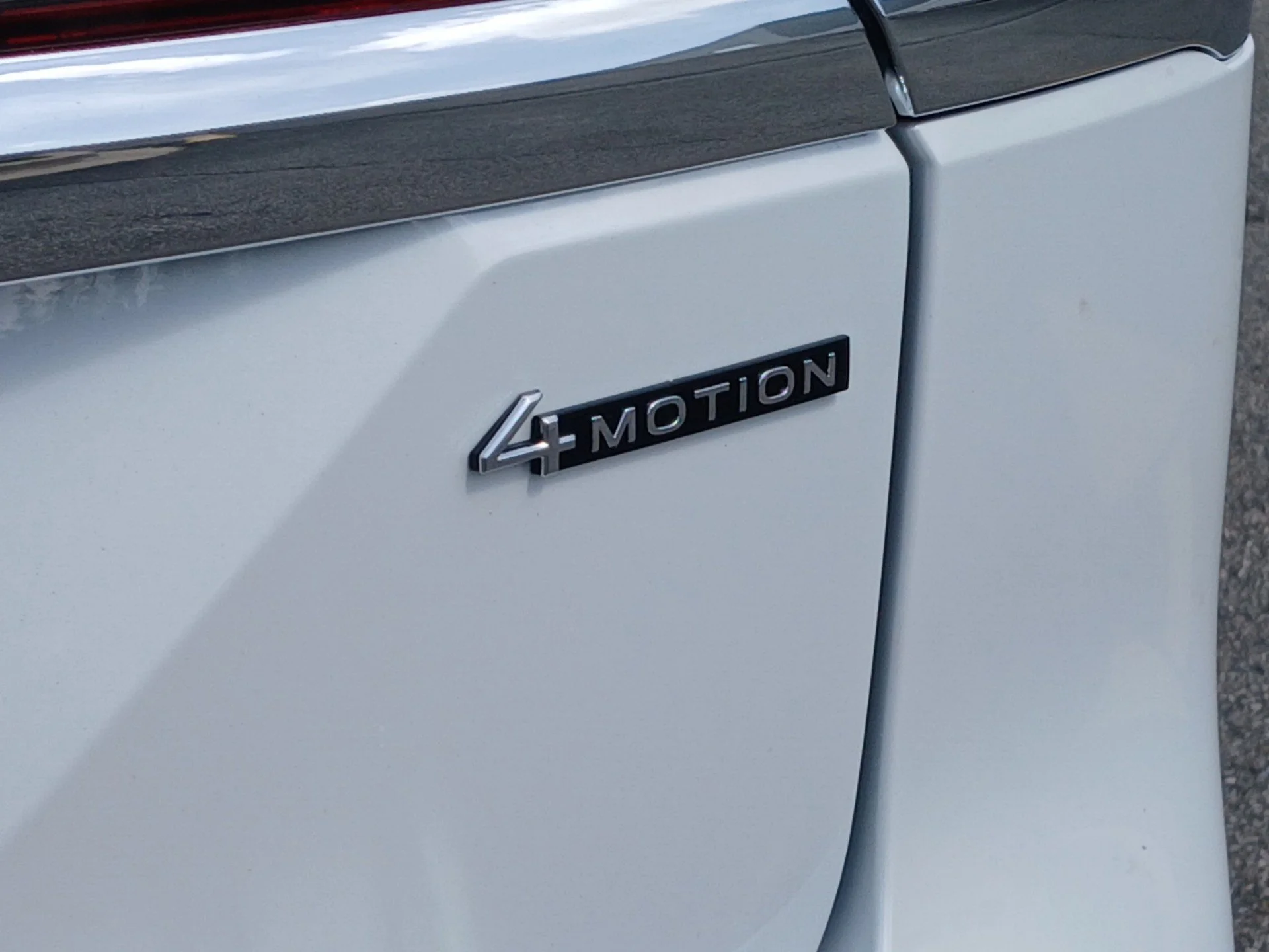 New 2026 Opal White Pearl Volkswagen 2.0T SEL Premium R-Line image 26