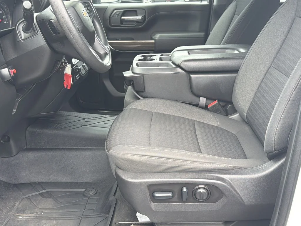 Used 2022 White Chevrolet LT image 14
