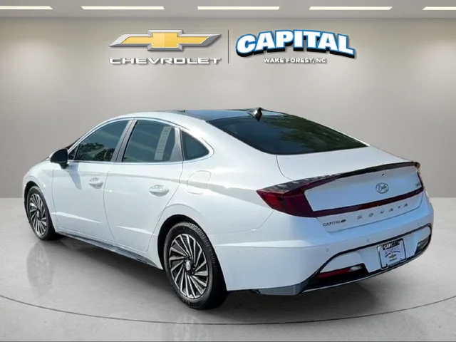 Used 2023 White Hyundai Limited image 3