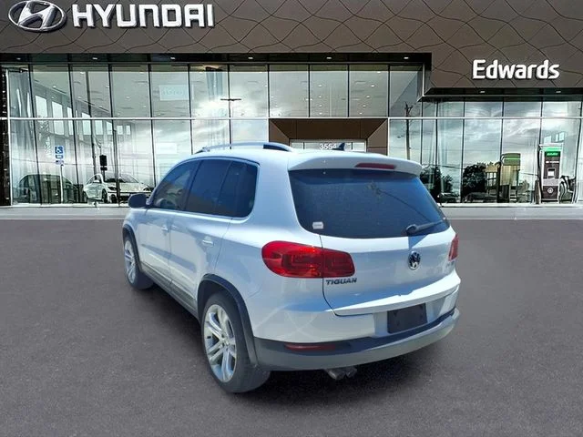 Used 2013 White Volkswagen SEL image 7