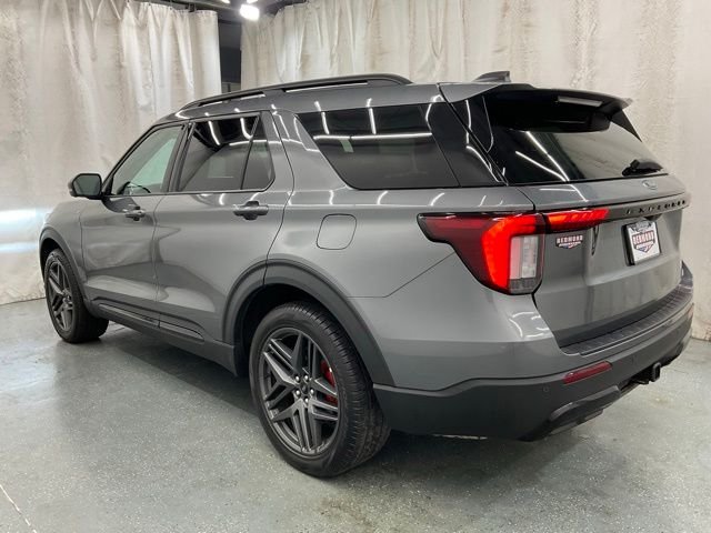 Used 2025 Gray Ford ST-Line image 5