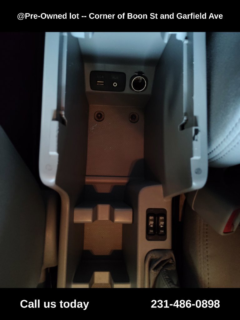 Used 2011 White Subaru 2.5X image 24