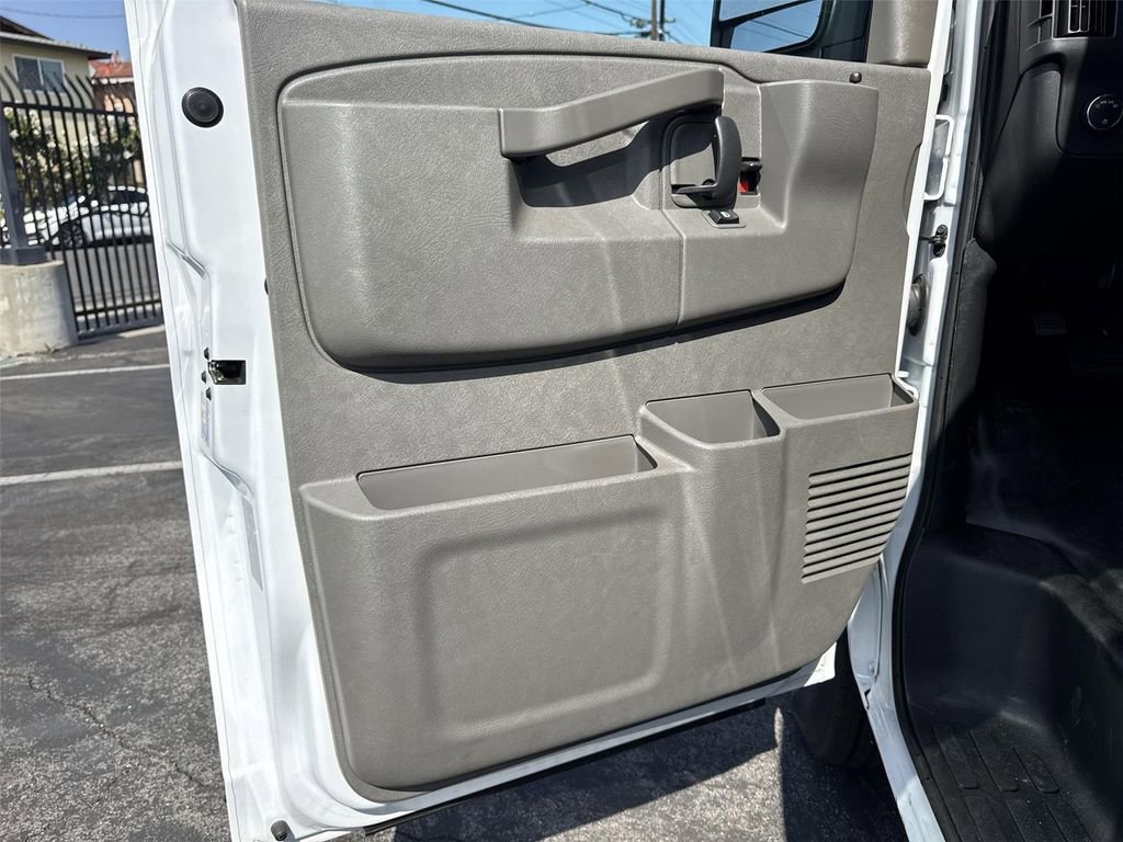 2026 Chevrolet Express Cargo Work Van - Photo 17