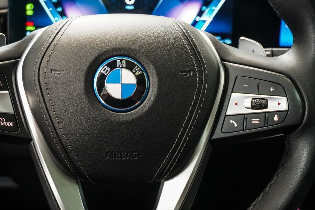 Used 2025 Black BMW xDrive50e image 16