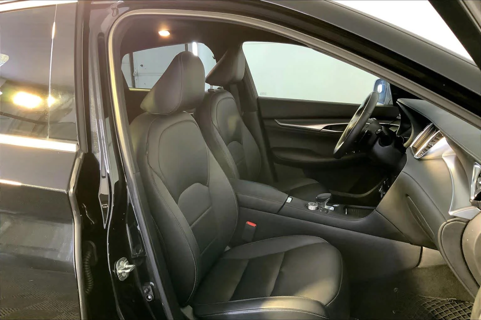 Used 2022 Mineral Black INFINITI LUXE image 8