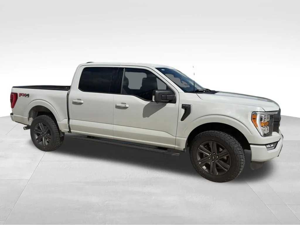 Used 2023 Avalanche Ford XLT image 12