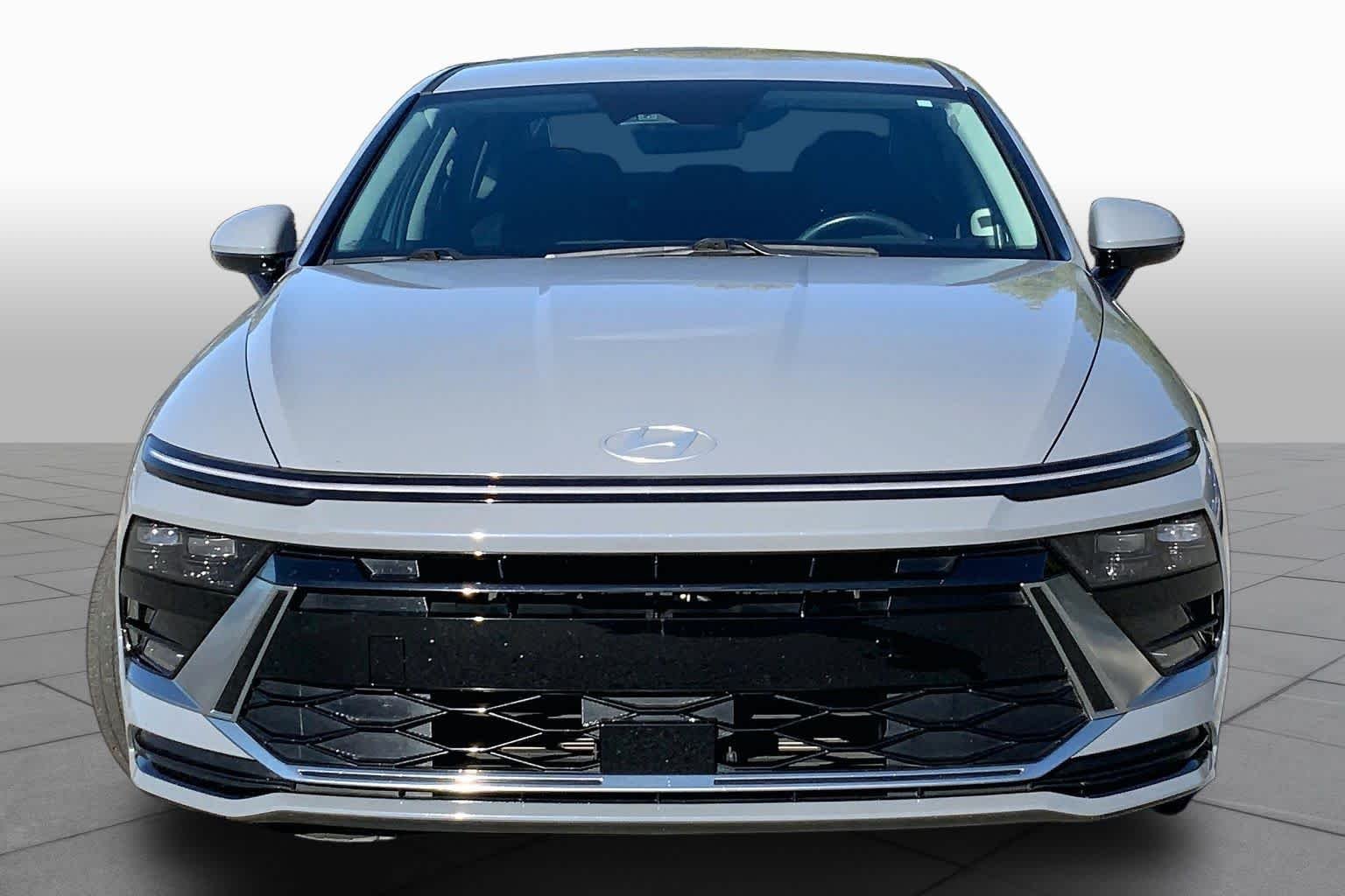 Used 2024 Transmission Blue Hyundai SEL image 4
