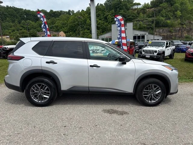 Used 2024 Silver Nissan S image 2