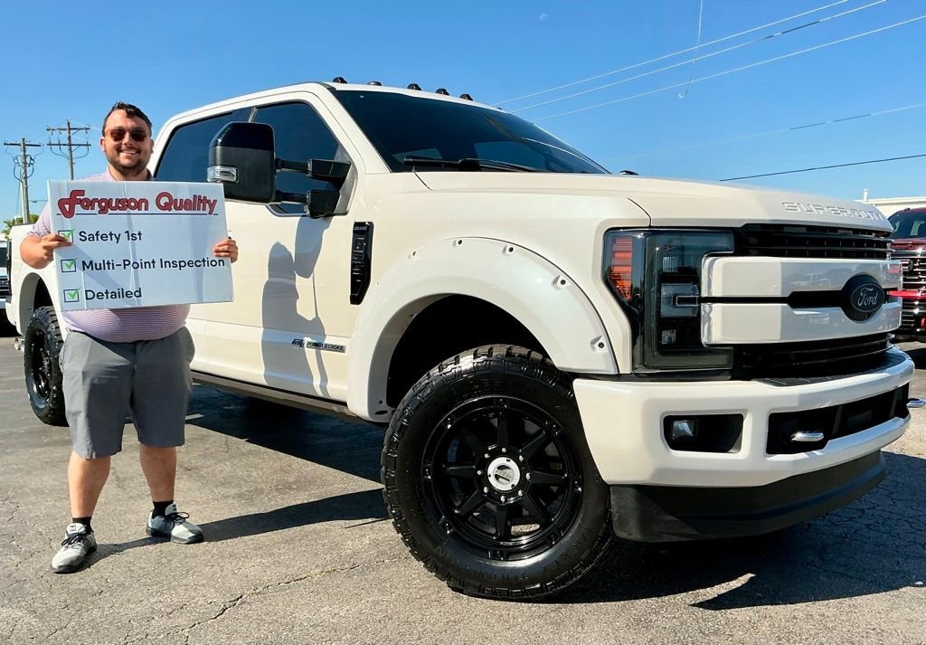 White Platinum Clearcoat Metallic 2018 Ford F-350 Super Duty King Ranch Crew Cab 4WD Pickup Truck Four-Wheel Drive 6-Speed Automatic