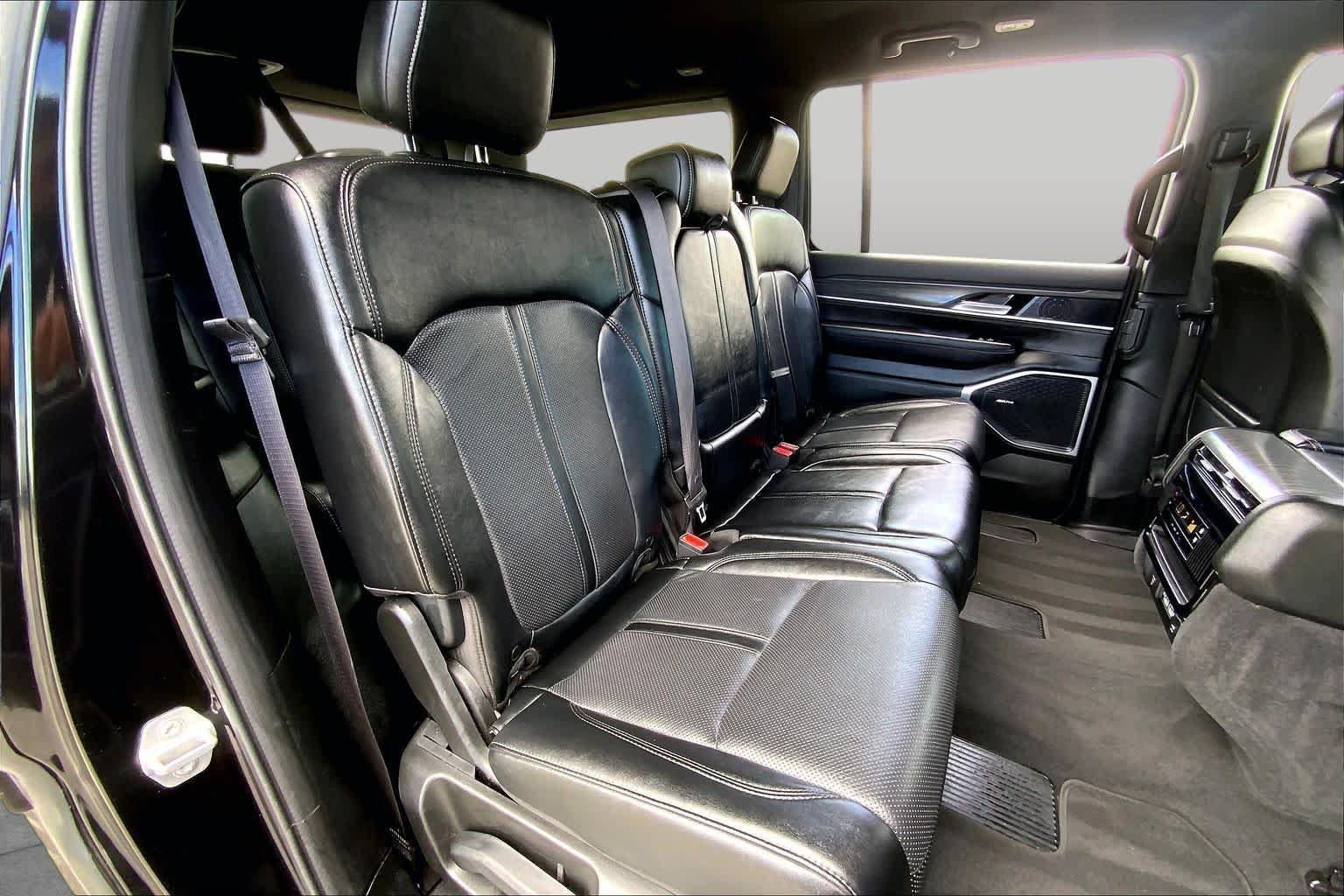Used 2024 Diamond Black Crystal Pearlcoat Jeep Series II image 19